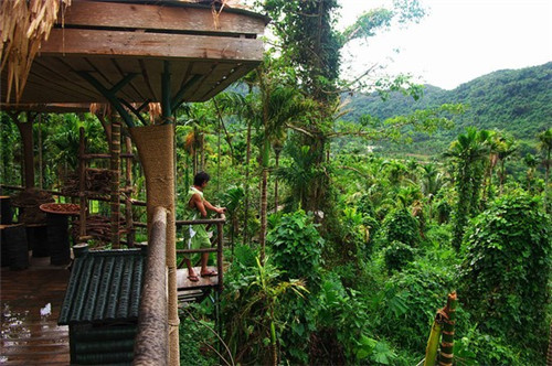 东彦汽车美容加盟在泰来县开店大约是多少钱，泰来县开一家汽车美容店要投多少钱