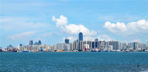 为什么大气层里有云彩（为什么大气层里有云彩的原因）